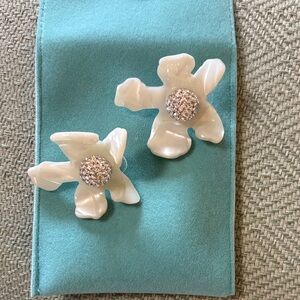 Chic White Floral Earrings with Crystal Center